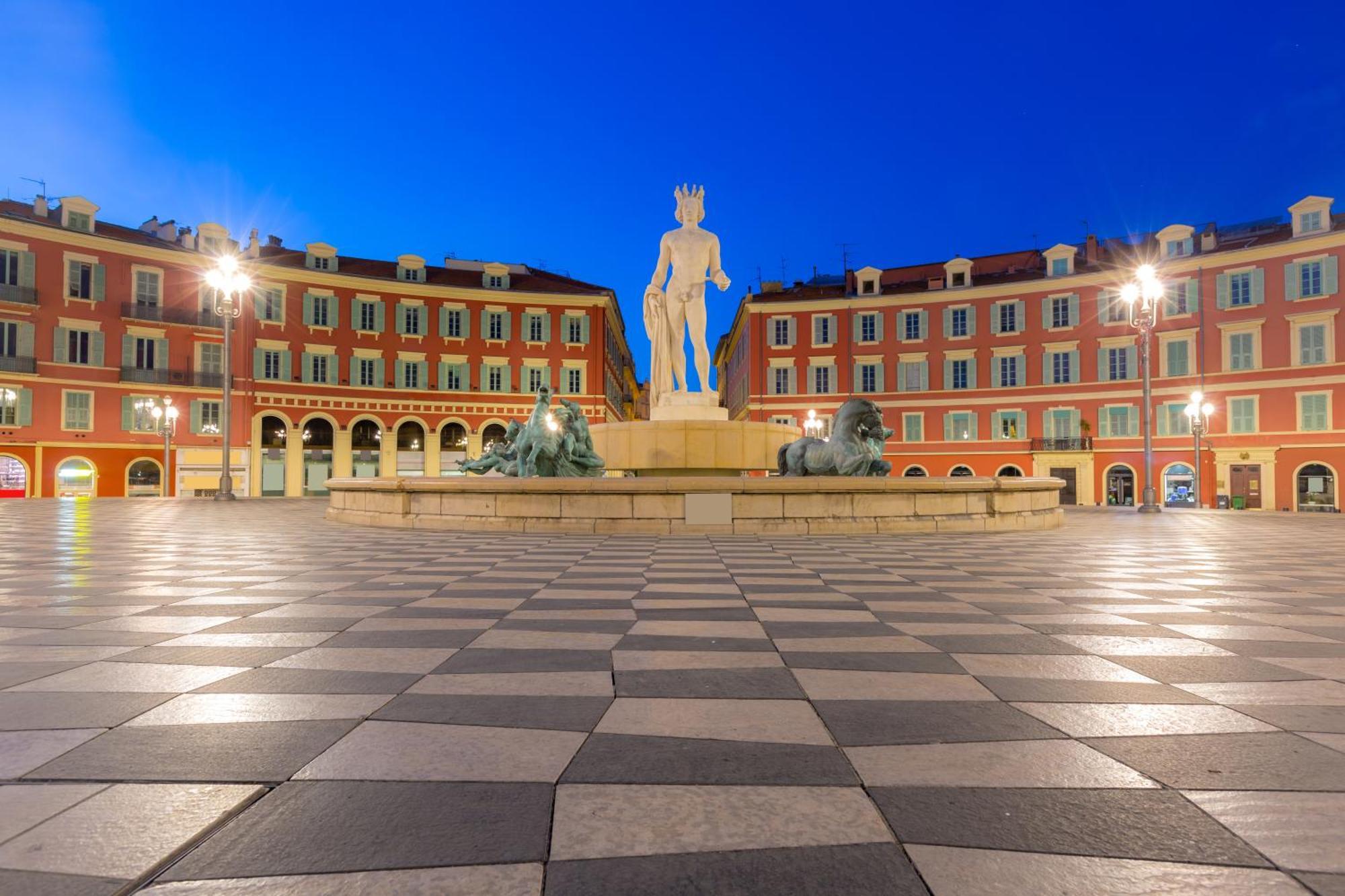 Le 323 Prom - 2 Chambres - Ac - Parking - Tram Et Supermarche Proches - Front De Mer Nice Bagian luar foto